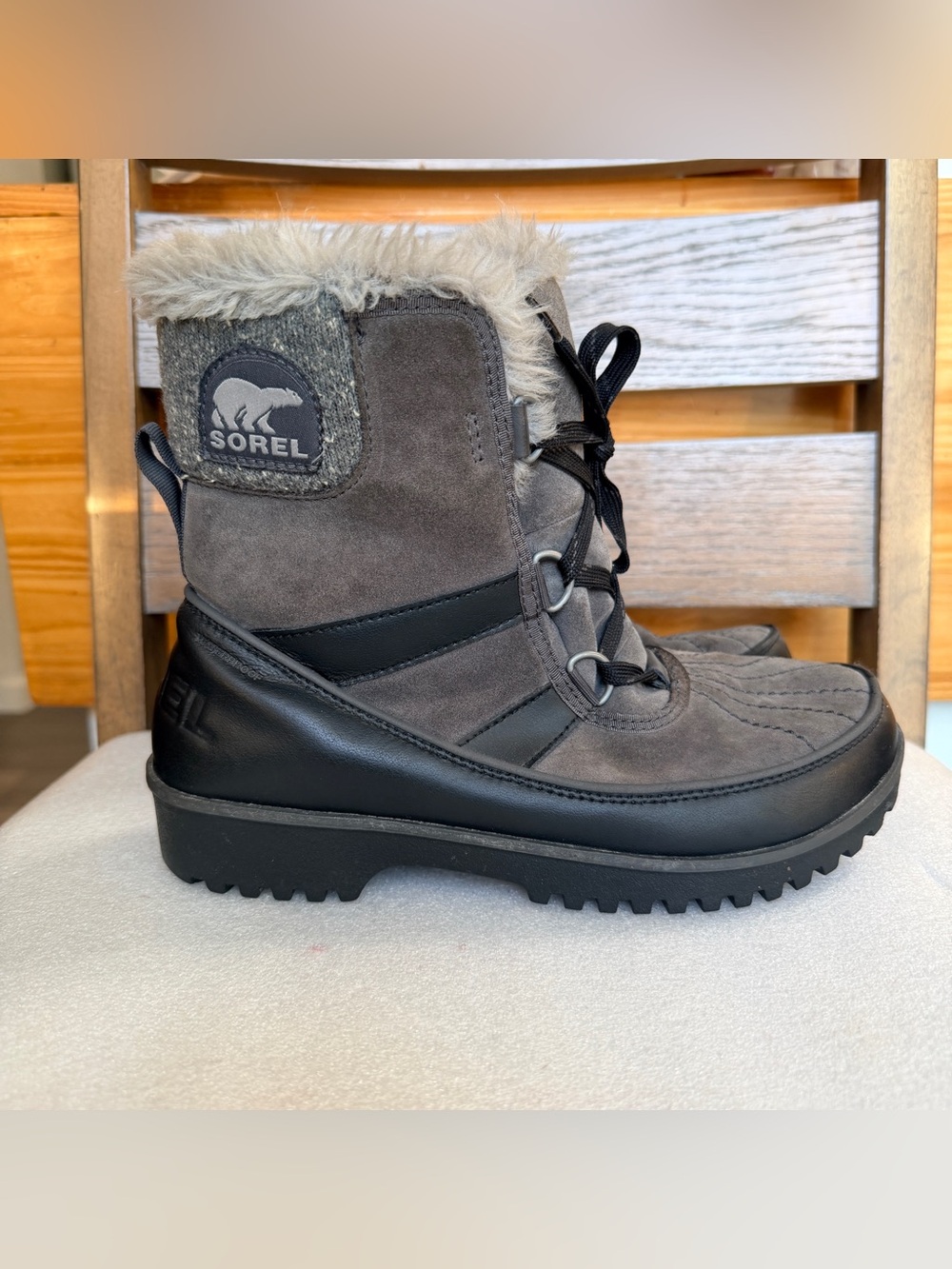 Sorel Women's Gray Suede Lace-Up Faux Fur Winter Boots sz 7.5
